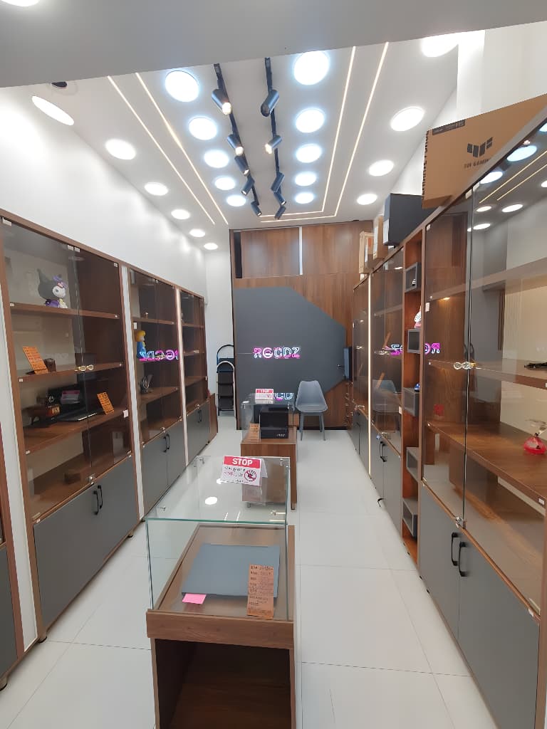 ROC DZ — Intérieur du magasin