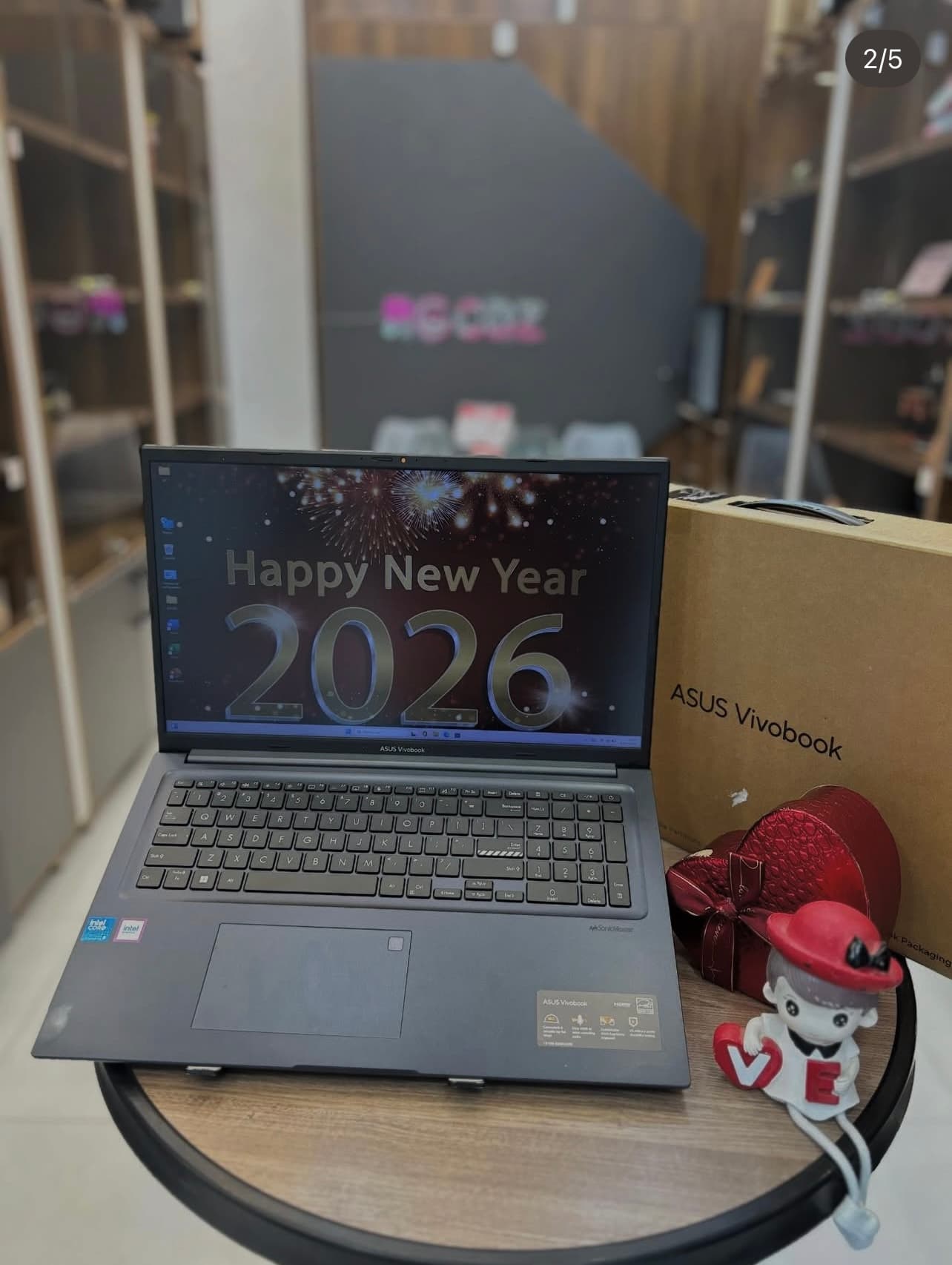 ASUS Vivobook 17 Neuf sous emballage  ( Ref : V15-114)  - 2