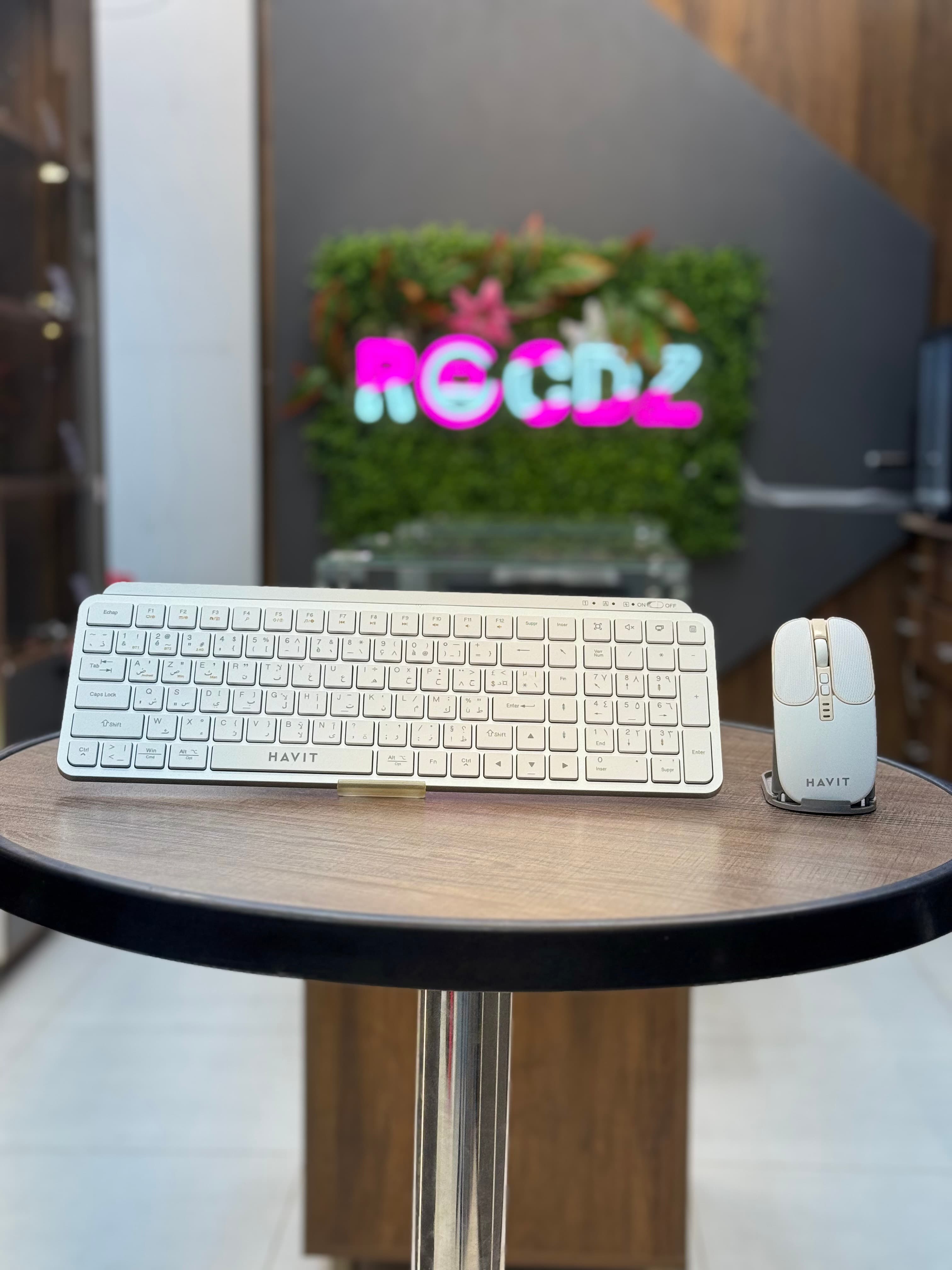 Clavier Havit KB836WB sans fil avec souris  - 1