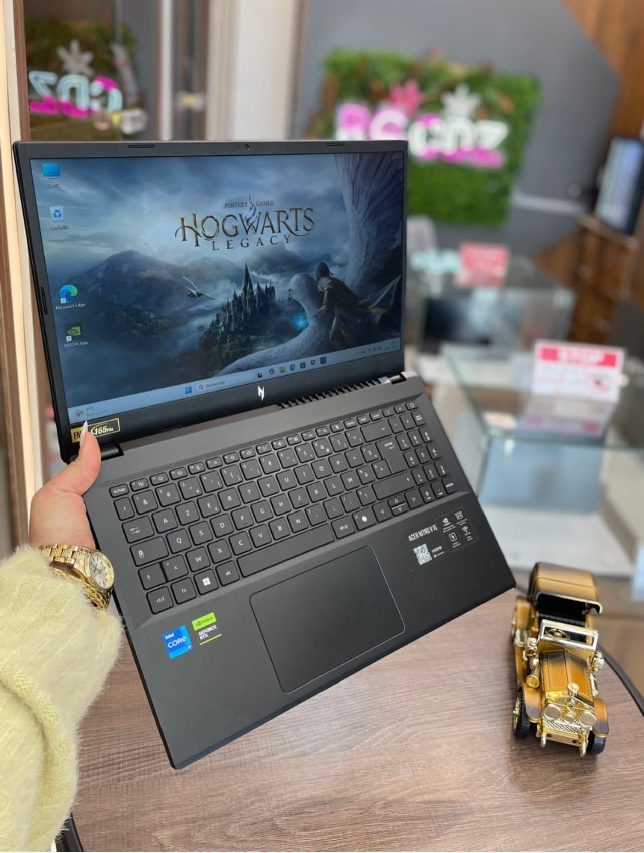 ACER Nitro V 15 ( Ref : V13-95) peux utilise  - 1