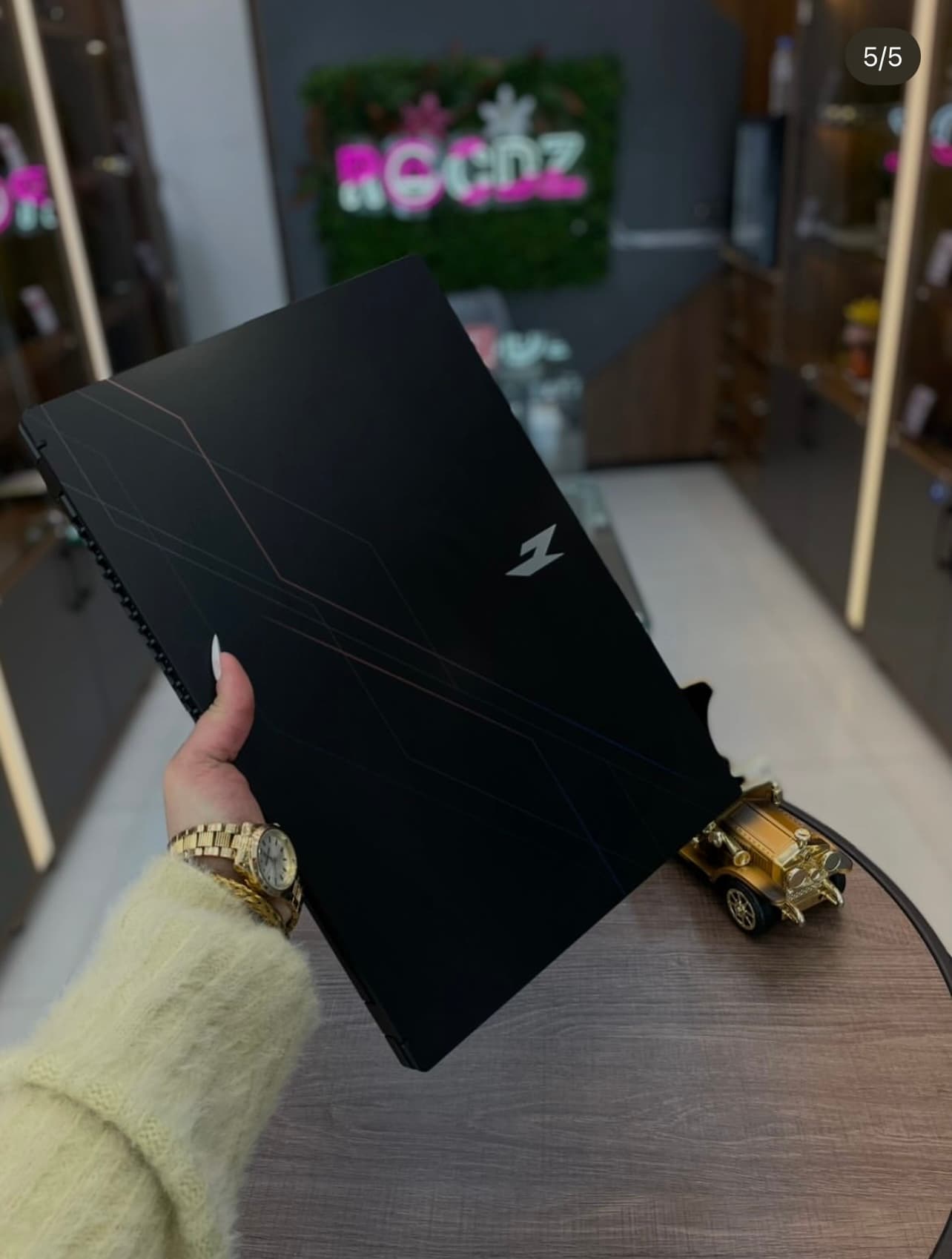 ACER Nitro V 15 ( Ref : V13-95) peux utilise  - 5